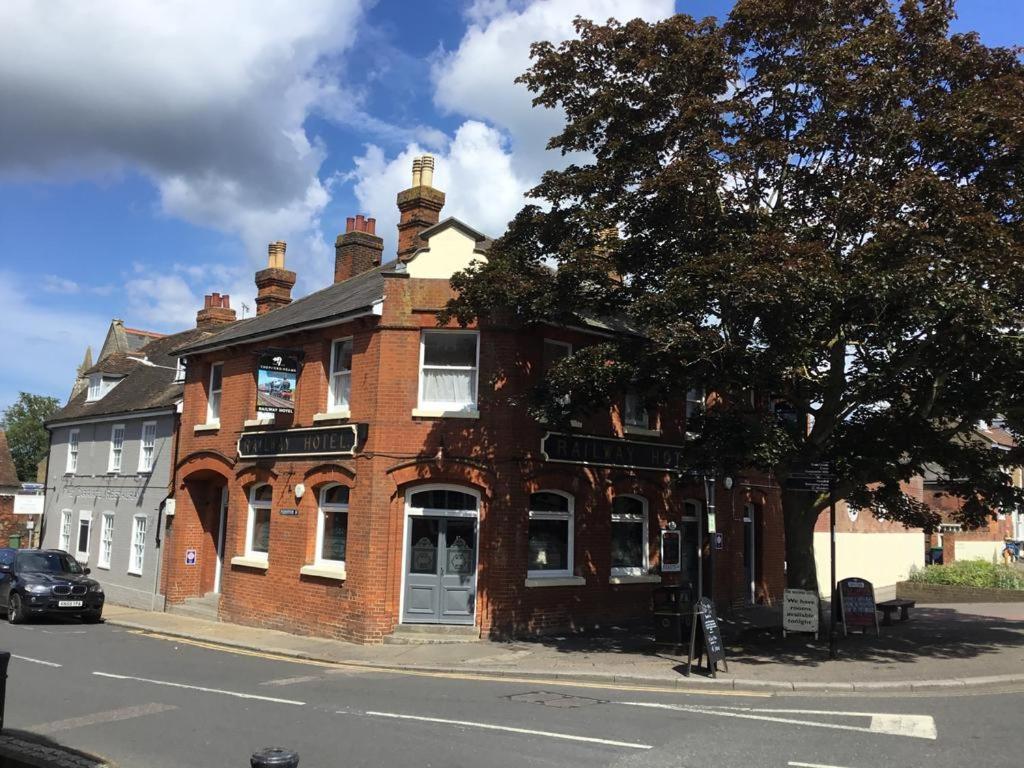 Railway Hotel Faversham Buitenkant foto