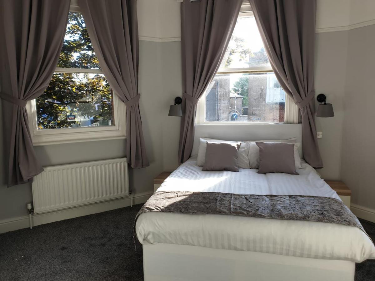 Railway Hotel Faversham Buitenkant foto
